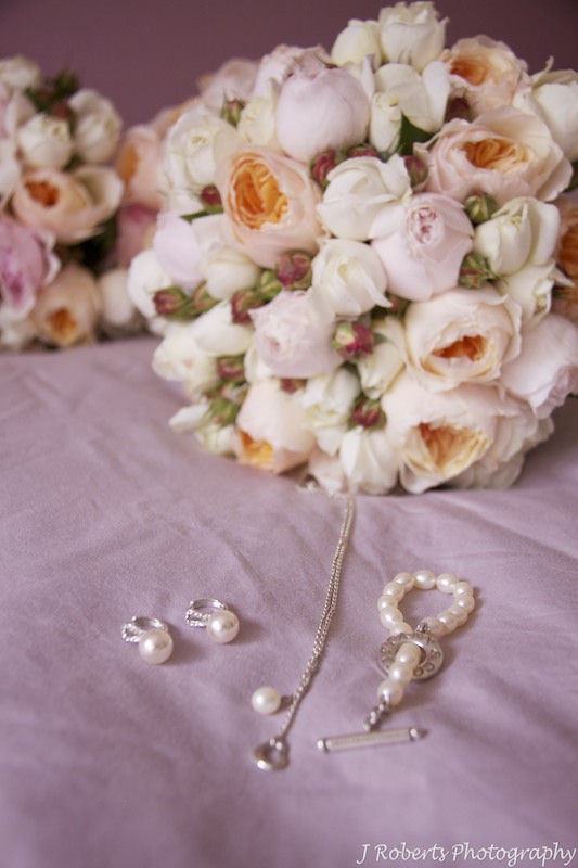 Wedding flowers and jewellery - wedding photography sydney